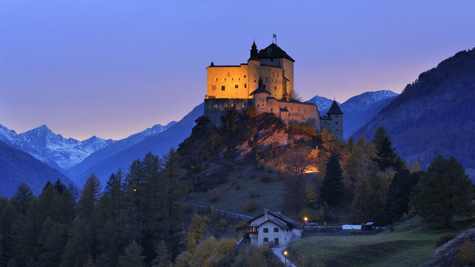 tarasp-castle-engadin-switzerland-castle-hill-night