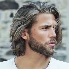 długie włosy dla mężczyzn